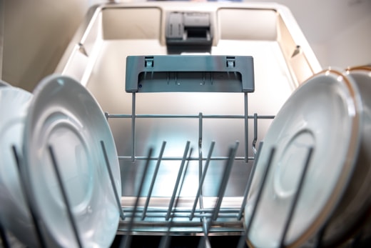 5 Must-Know Dishwasher Cleaning Hacks